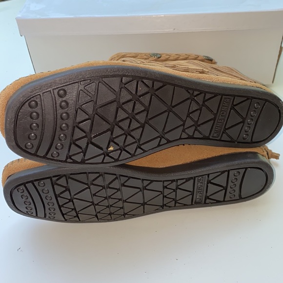 AUTH NIB MINNETONKA Hi-Top Back Zip Boot Taupe - Picture 6 of 12